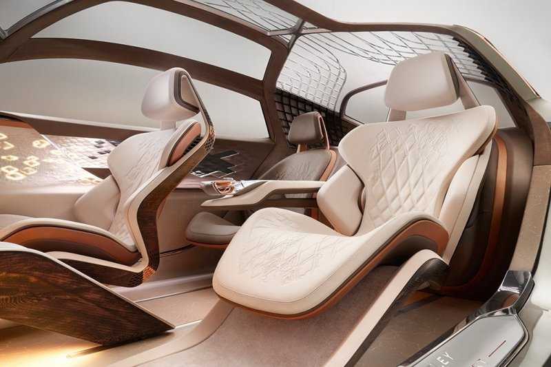 
                                    Bentley отметил свое 100-летие шестиметровым роскошным купе
                            