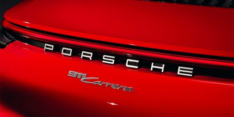 
                                    Porsche объявила рублевую стоимость новых купе и кабриолета 911 Carrera
                            