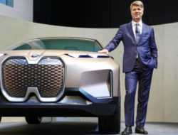 Глава BMW покинет компанию после почти 30 лет работы