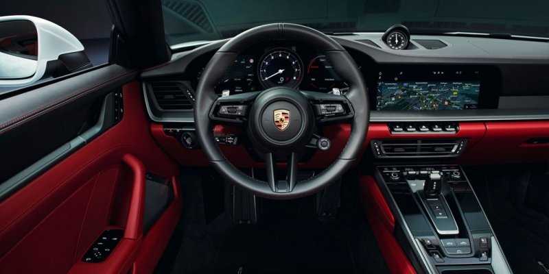 
                                    Porsche объявила рублевую стоимость новых купе и кабриолета 911 Carrera
                            