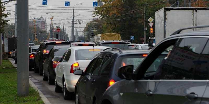 
                                    Водителей в Москве предупредили о пятничных пробках
                            