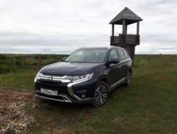 Заносите стулья: первый тест-драйв семиместного Mitsubishi Outlander
