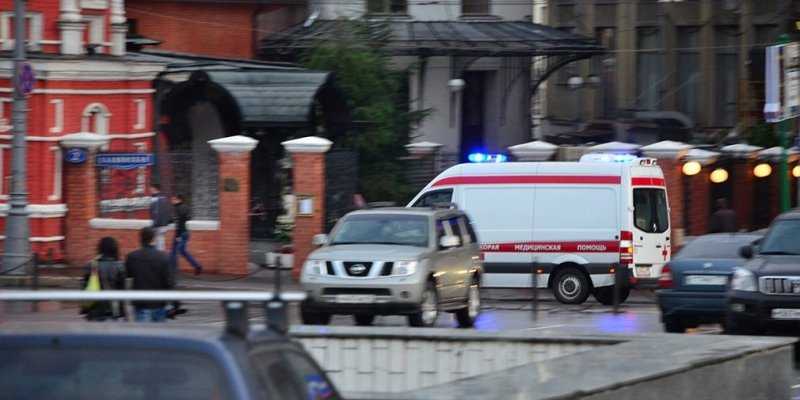
                                    В России ужесточили наказание за непропуск скорой помощи
                            