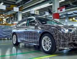 Производство прототипов BMW iNext показали на видео