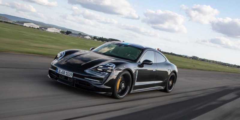 
                                    Названа дата премьеры первого электрокара Porsche
                            