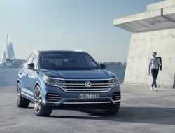 Volkswagen Touareg подешевел и получил новые опции