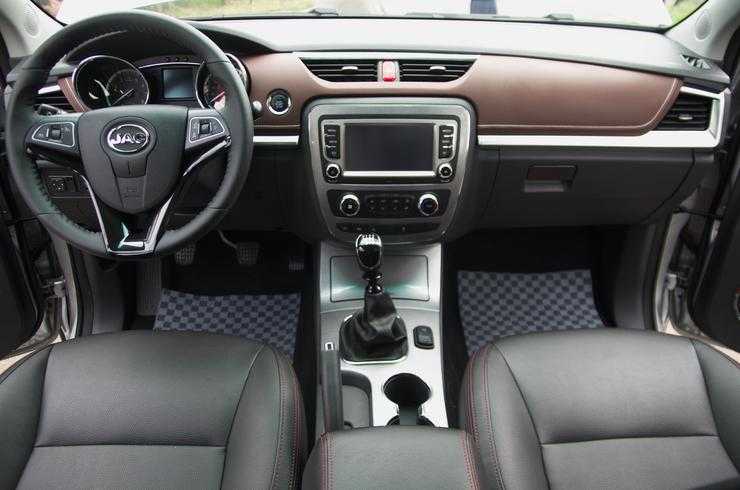 Toyota будет не в обиде: первый тест-драйв бюджетного пикапа JAC T6