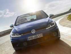Немцы снимают с производства «заряженный» Volkswagen Golf R