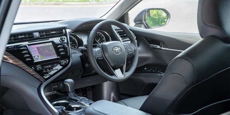 
                                    Россияне стали реже покупать праворульные автомобили
                            