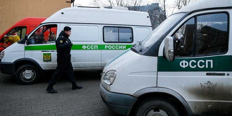 
                                    Сотрудникам ФСИН и ФССП разрешили бесплатно парковаться в Москве
                            