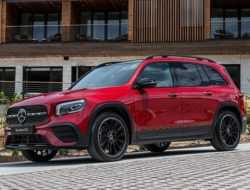 Объявлены цены на новейший кроссовер Mercedes-Benz GLB