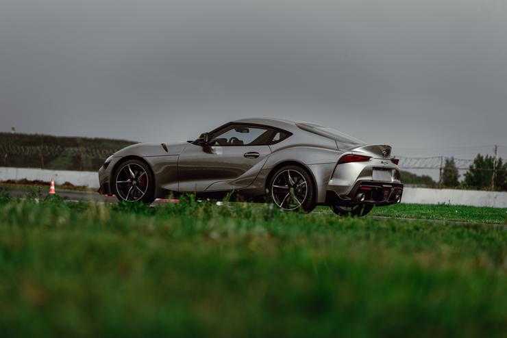 BMW по-японски: супер-тест новой Toyota Supra на треке