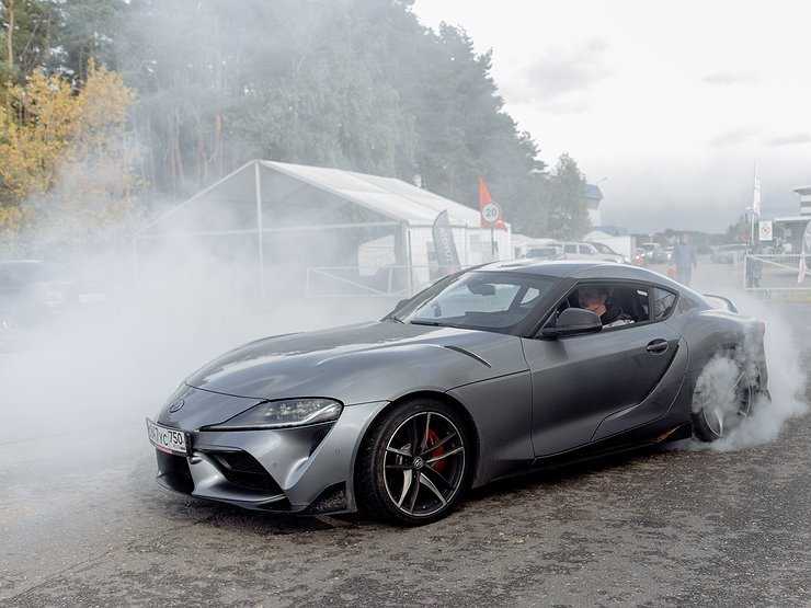 BMW по-японски: супер-тест новой Toyota Supra на треке