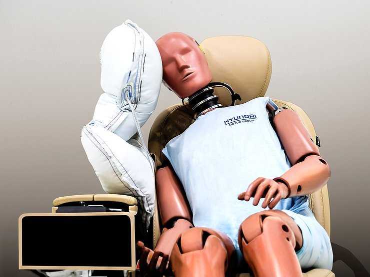 В Hyundai придумали центральную подушку безопасности