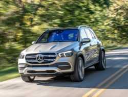 Mercedes отправит на сервис кроссоверы GLE в России