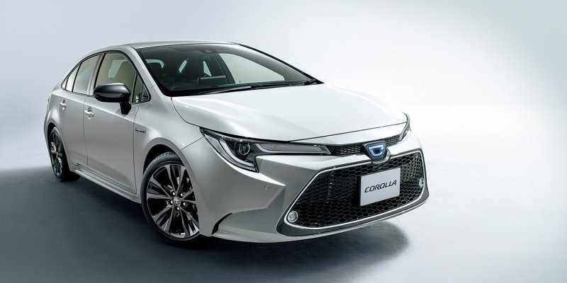  Toyota Corolla сменила поколение и уменьшилась в размерах 