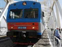 По Крымскому мосту проехал первый поезд