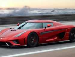 Видео: редкий гиперкар Koenigsegg разогнался до 320 км/ч