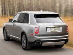 Роскошный Rolls-Royce Cullinan отправят на сервис из-за тусклой оптики