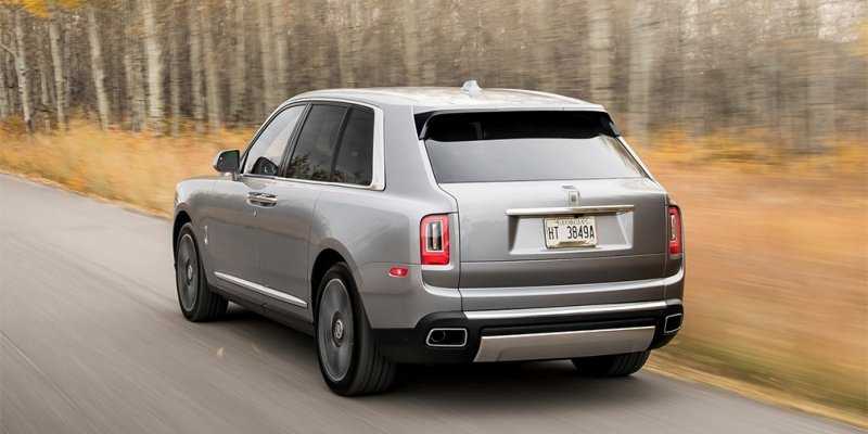  Роскошный Rolls-Royce Cullinan отправят на сервис из-за тусклой оптики 