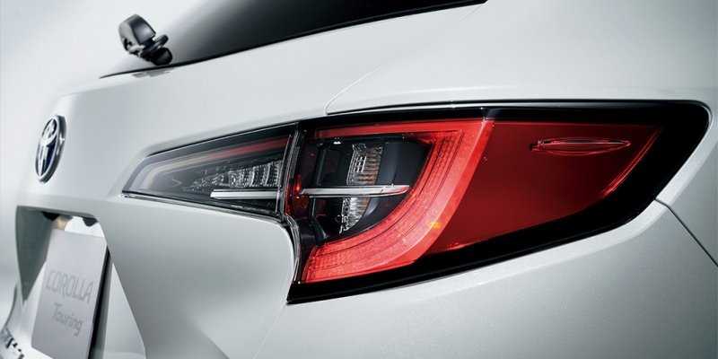  Toyota Corolla сменила поколение и уменьшилась в размерах 