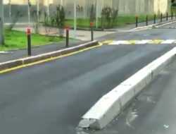 В московском районе Строгино посреди проезжей части появился бордюр