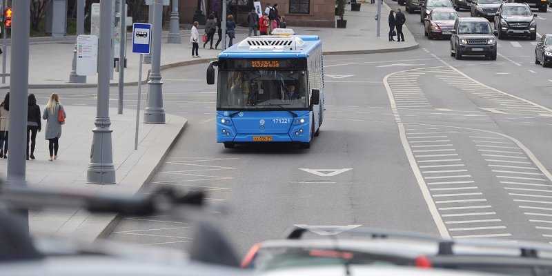  Власти Москвы отказались пускать на выделенки электрокары 