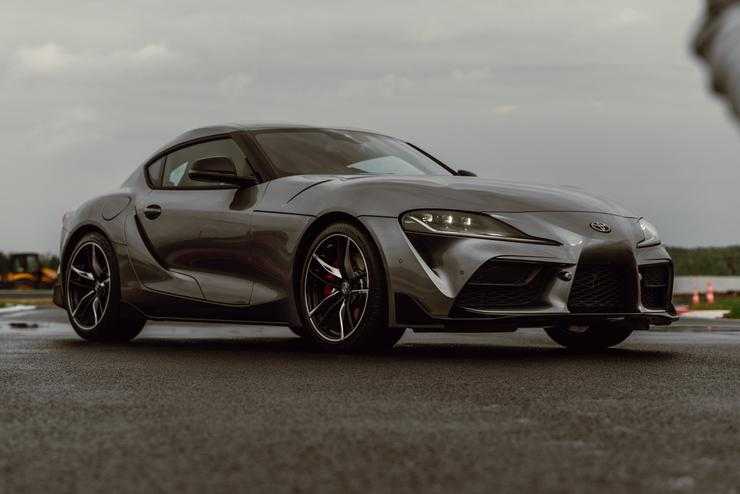 BMW по-японски: супер-тест новой Toyota Supra на треке