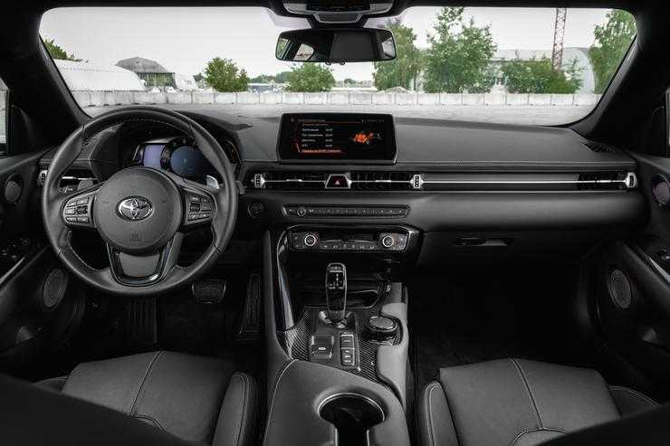 BMW по-японски: супер-тест новой Toyota Supra на треке