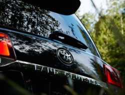 Названа дата премьеры нового Toyota Land Cruiser 300