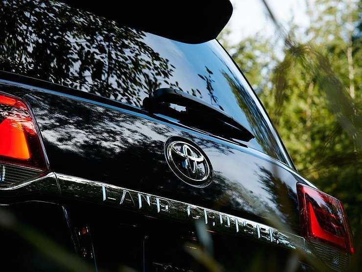 Названа дата премьеры нового Toyota Land Cruiser 300