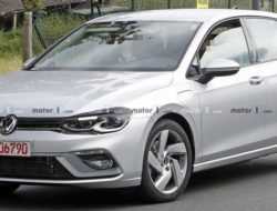 Новый Volkswagen Golf GTE рассекретили до премьеры