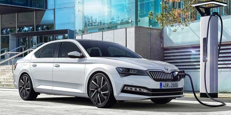  Skoda начала серийный выпуск первого в своей истории гибрида 
