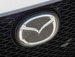 Названа дата премьеры первого электрокара Mazda