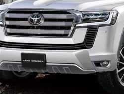 Стали известны сроки премьеры и подробности о новом Toyota Land Cruiser