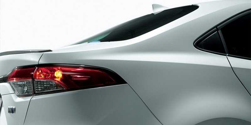  Toyota Corolla сменила поколение и уменьшилась в размерах 