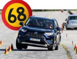 Новый Toyota RAV4 провалил испытания на управляемость
