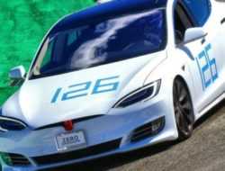 Илон Маск рассказал о подготовке Tesla Model S к рекорду на Нюрбургринге