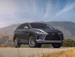 В России стартовали продажи обновленного и подорожавшего Lexus RX