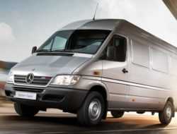 Mercedes отзовет в России 5 тысяч автомобилей из-за опасности возгорания