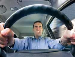 Во все автомобили в России установят системы слежения за водителем