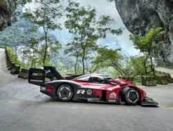 Видео: электрический Volkswagen установил рекорд трассы с 99 поворотами