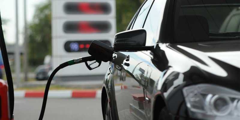  Россияне объяснили, почему стали реже ездить на автомобилях 