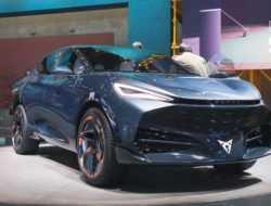 Первый электрокар Cupra получил три мотора и эффектный дизайн
