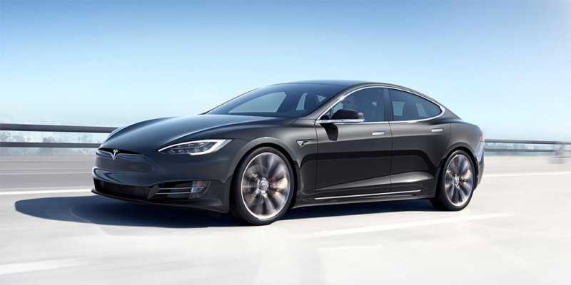 Электрокары Tesla получат новую силовую установку с тремя моторами 