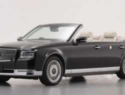 Toyota выпустила роскошный кабриолет для императора Японии