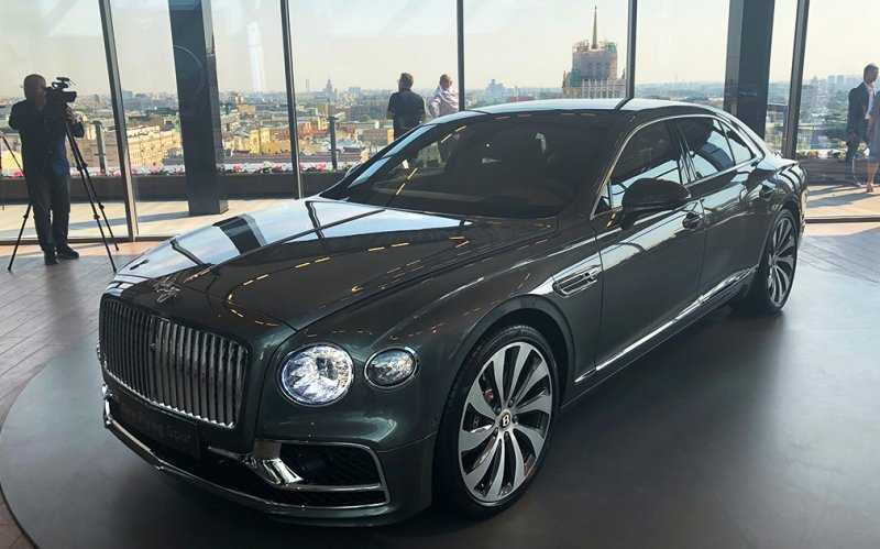  Новый Bentley Flying Spur показали в Москве 