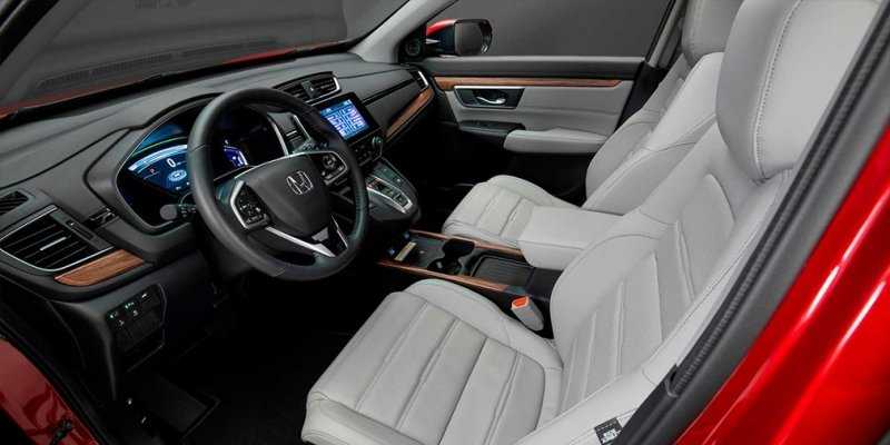  Кроссовер Honda CR-V обновился внешне и стал безопаснее 