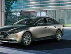 Названы российские цены на новый седан Mazda3