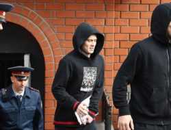 Видео: Кокорин и Мамаев уехали из колонии на Gelandewagen